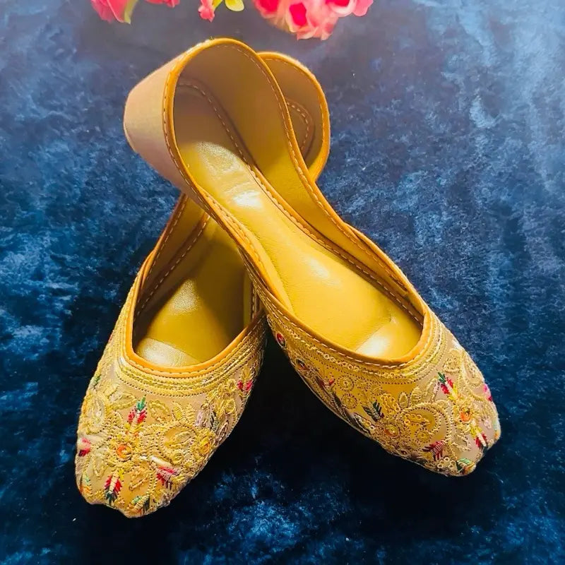 Premium leather Embroidered Punjabi Jutti | Traditional Handcrafted for Women | Ethnic Wedding & Party Wear Flat Shoes