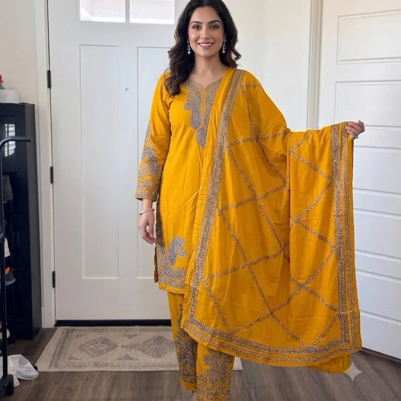 Women's Elegant Ethnic Kurta Set with Embroidered Floral Details and Sheer Mesh Dupatta Stylish Three-Piece Traditional Suit for Festivals and Weddings Size 44