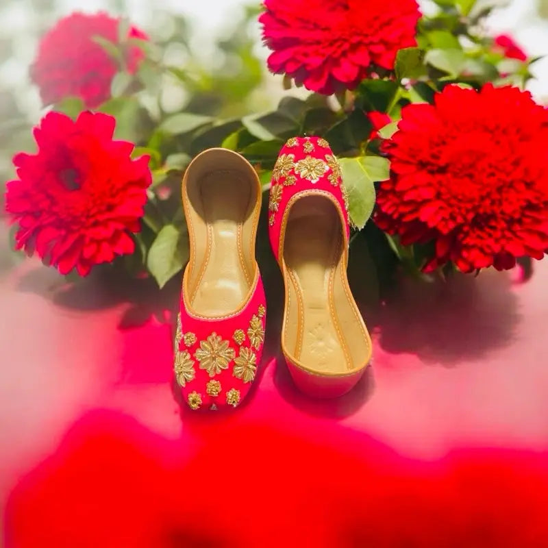 Handmade Pink Punjabi Jutti | Embroidered Ethnic Mojari Flats for Women | Festive & Wedding Traditional Footwear