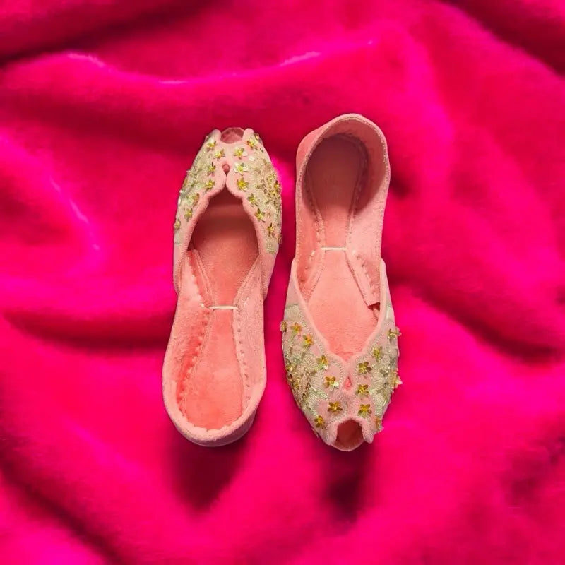 Traditional Punjabi Khussa Shoes | Pink Velvet Mojari with Gold Sequin Work | Ethnic Bridal Footwear
