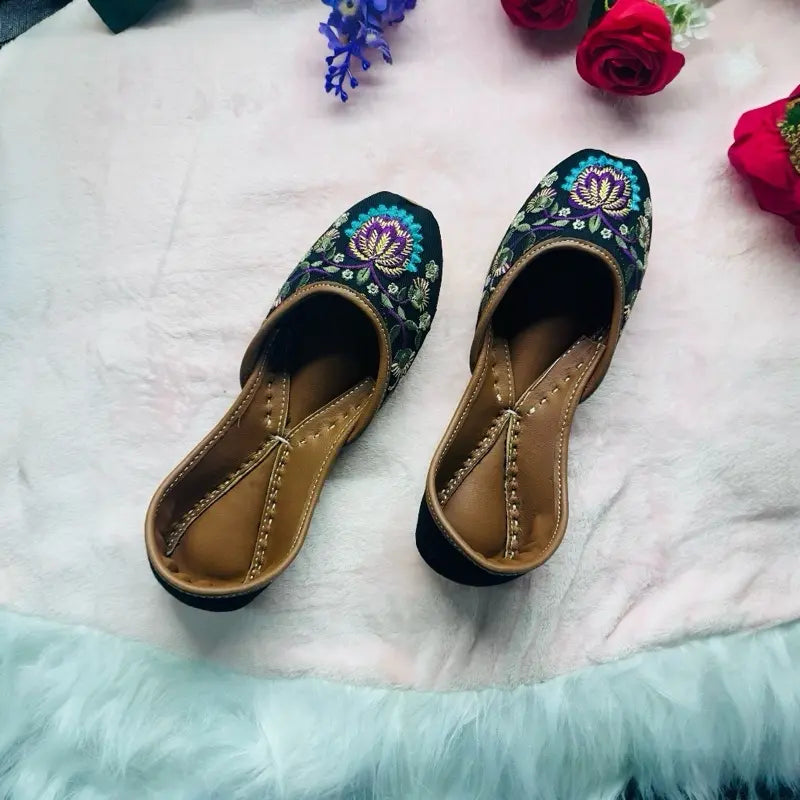 Handcrafted Floral Embroidered Khussa Jutti | Traditional Punjabi Mojari Shoes for Women | Ethnic Wedding & Party Wear Flats
