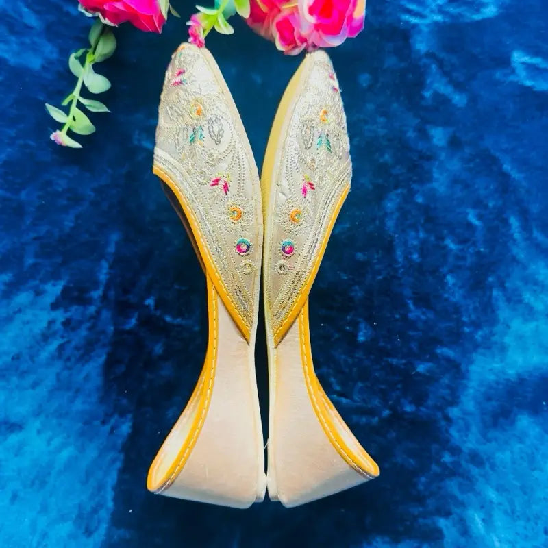 Premium leather Embroidered Punjabi Jutti | Traditional Handcrafted for Women | Ethnic Wedding & Party Wear Flat Shoes