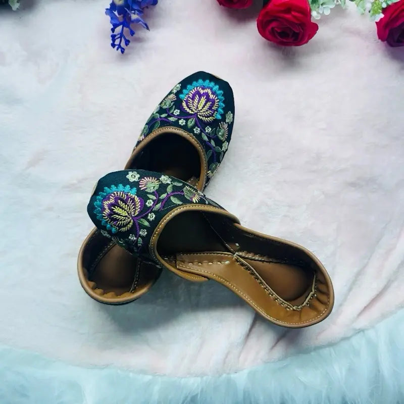 Handcrafted Floral Embroidered Khussa Jutti | Traditional Punjabi Mojari Shoes for Women | Ethnic Wedding & Party Wear Flats