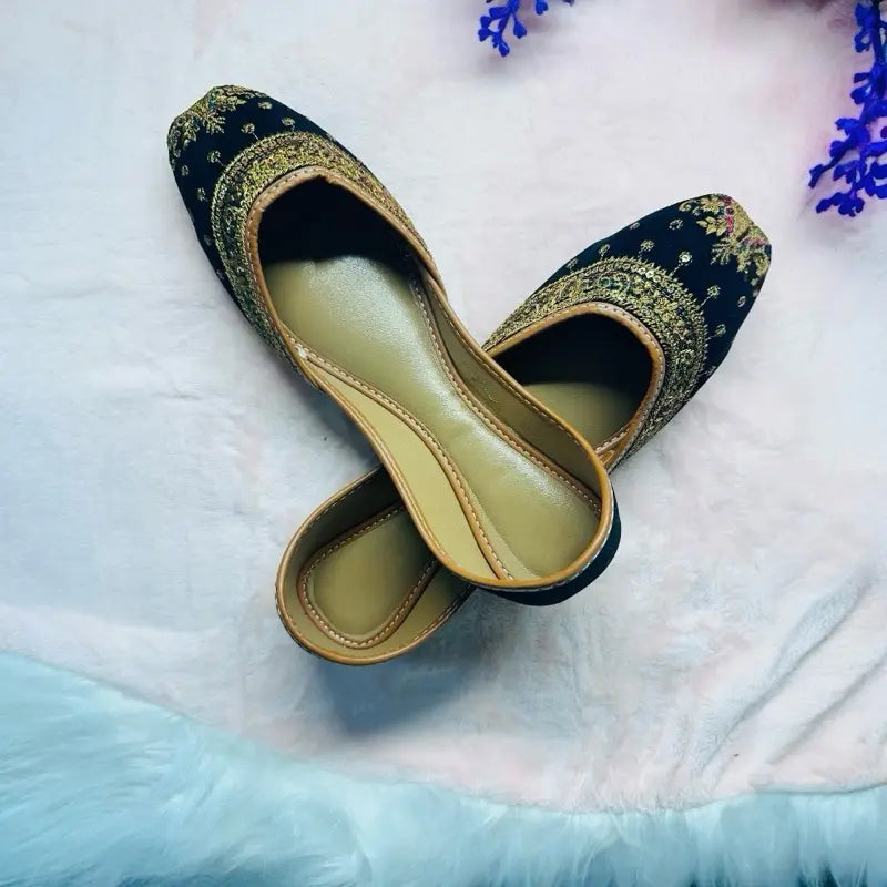 Handmade Velvet Punjabi Jutti – Traditional Ethnic Mojari with Gold Embroidery & Sequin Detail – Festive Wedding Footwear