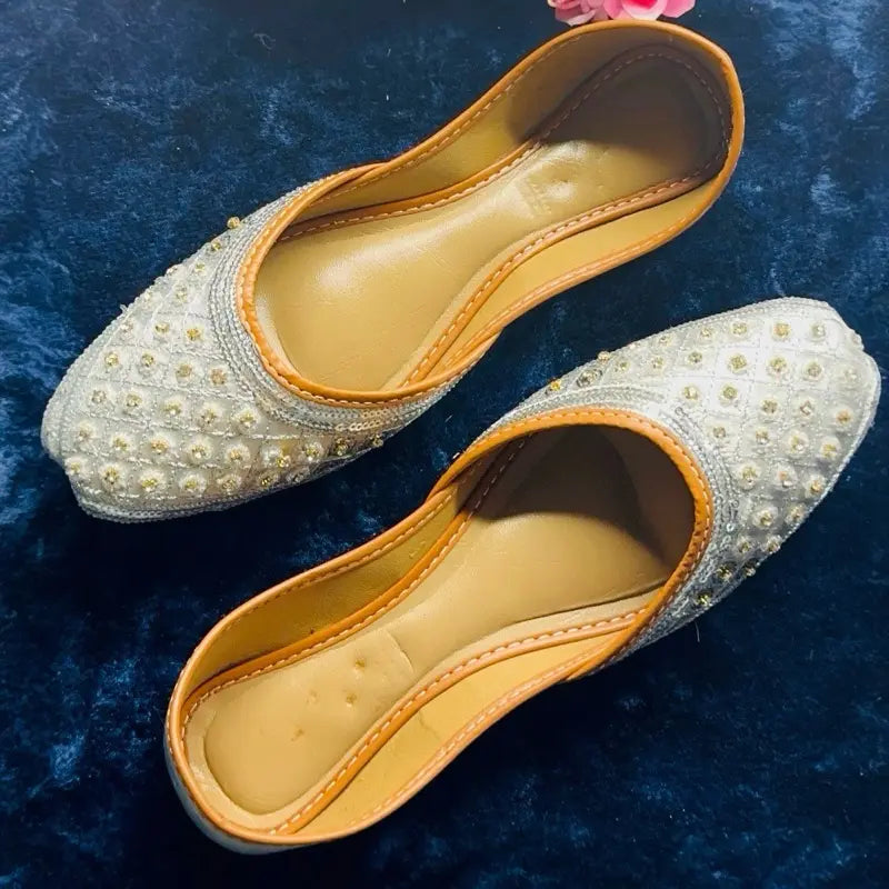 Women’s Punjabi Jutti - Silver Embroidered Mojari - Comfortable Wedding Shoes for Bridesmaids & Festivals - Traditional Indian Footwear