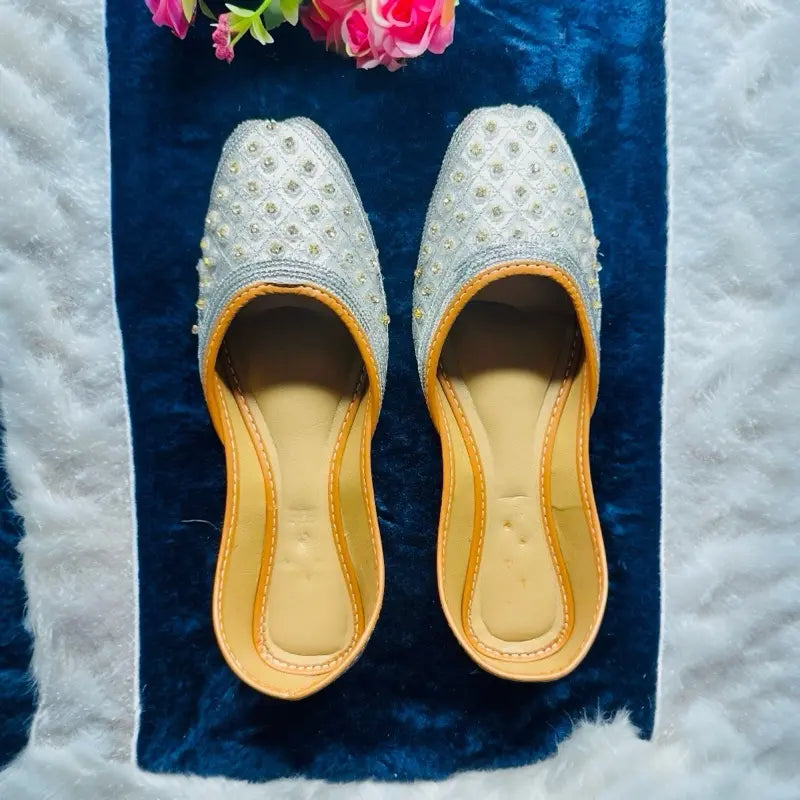 Women’s Punjabi Jutti - Silver Embroidered Mojari - Comfortable Wedding Shoes for Bridesmaids & Festivals - Traditional Indian Footwear